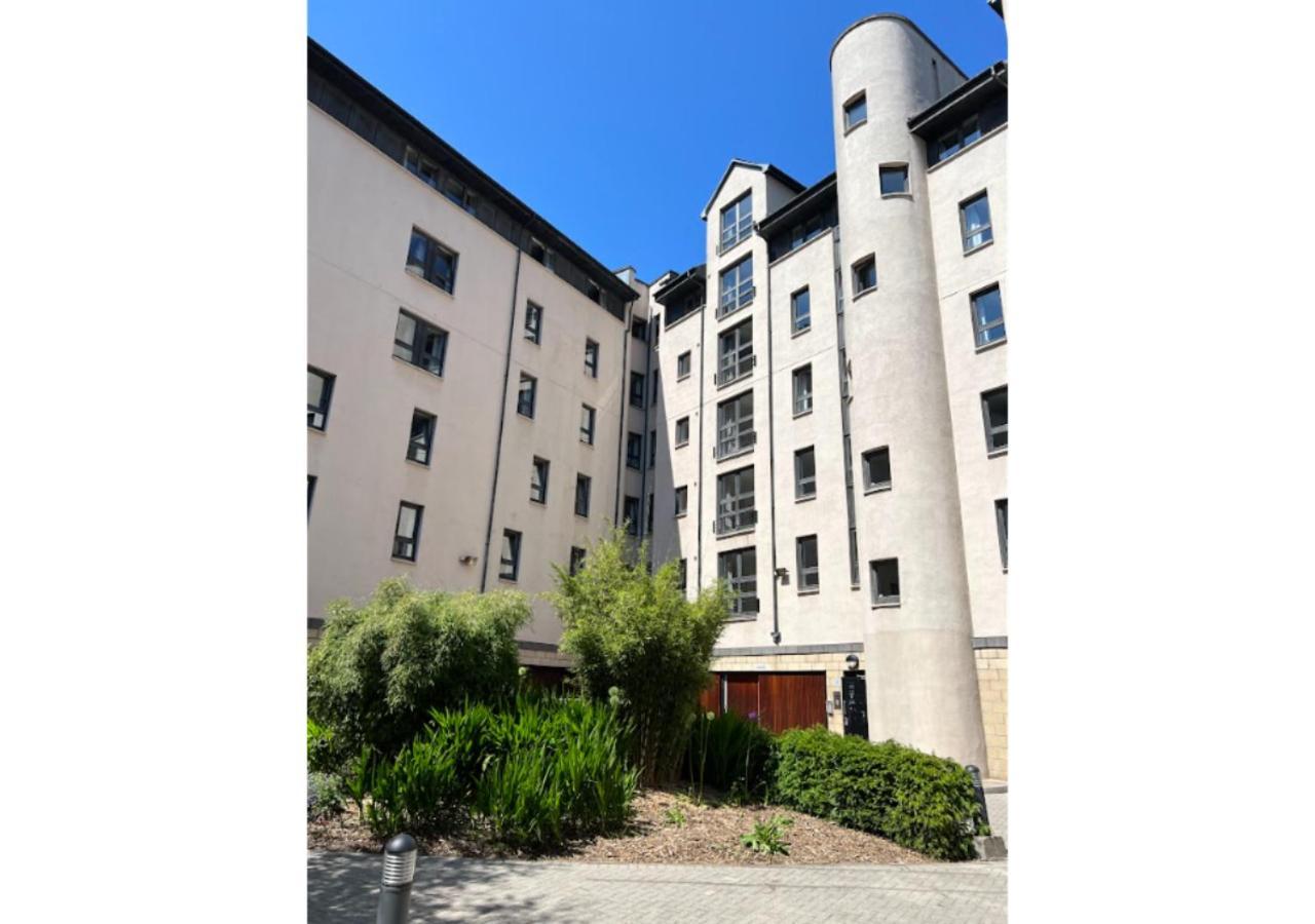 Joivy Affordable 3,4,5 And 12 Bed Private Flats Next To Royal Mile (Adults Only) Apartment Edinburgh Exterior photo