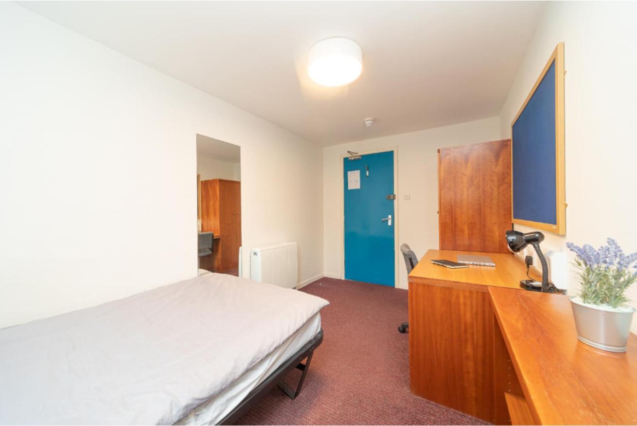 Joivy Affordable 3,4,5 And 12 Bed Private Flats Next To Royal Mile (Adults Only) Apartment Edinburgh Exterior photo
